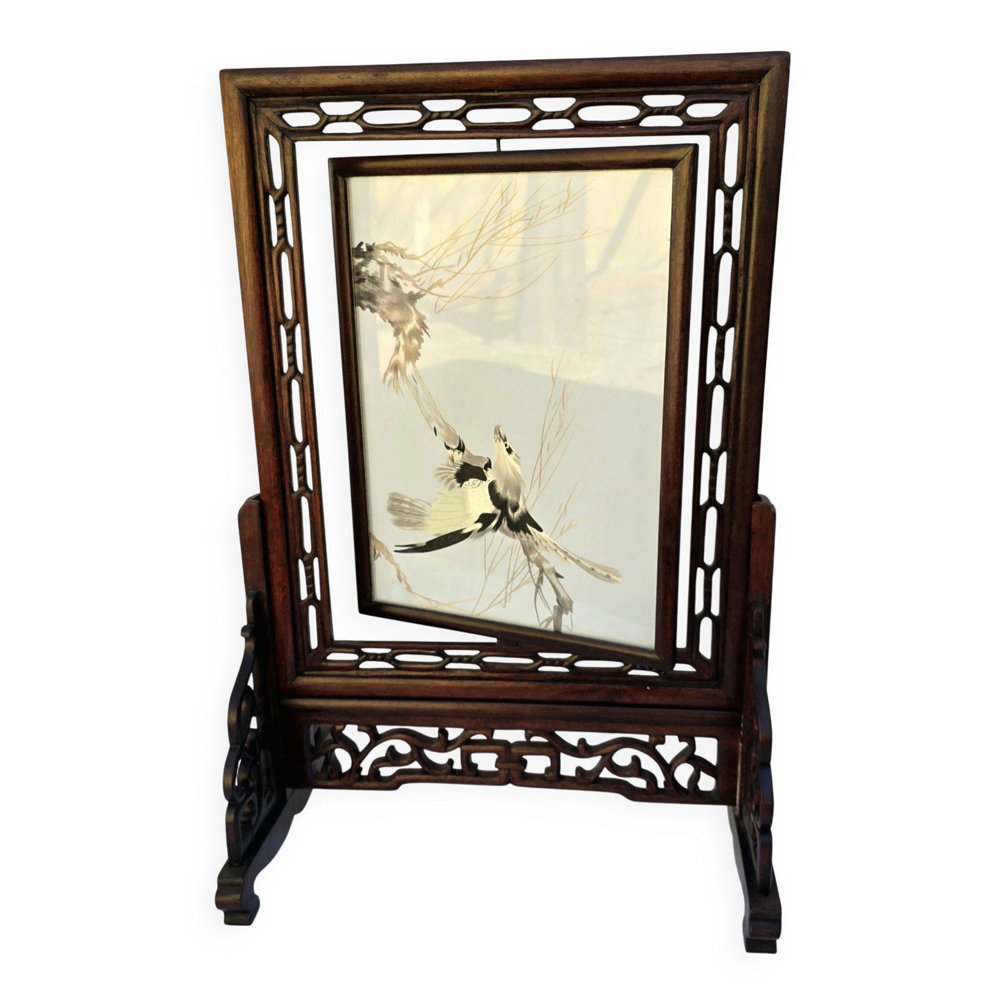 Chinese wooden table screen, decorated with feather marquetry.