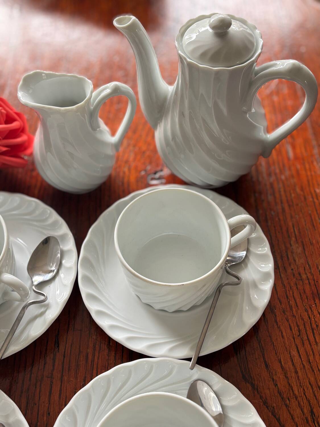 16-piece coffee service Haviland Limoges, excellent condition.