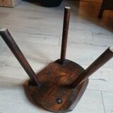 Tabouret tripode très ancien