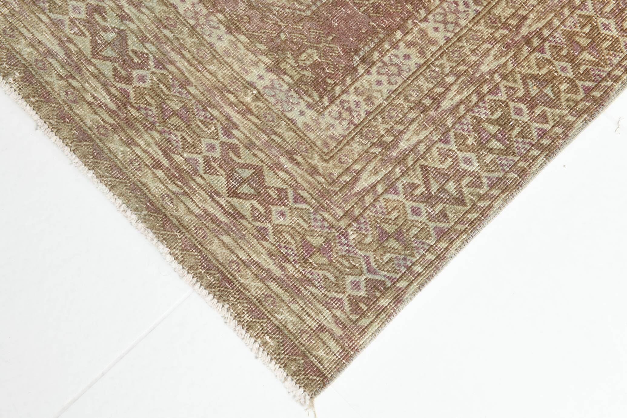 6x10 Dusty Rose & Brown Classic Persian Rug, 178x293Cm