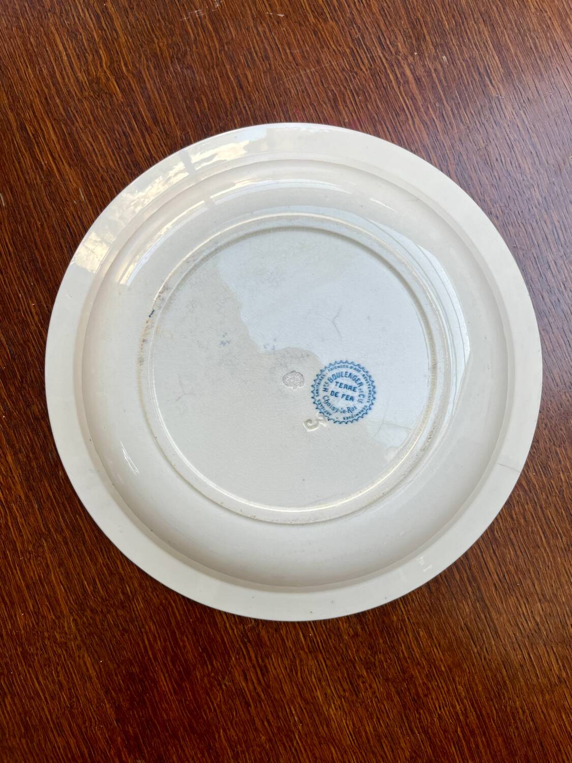 Hollow dish in iron earth