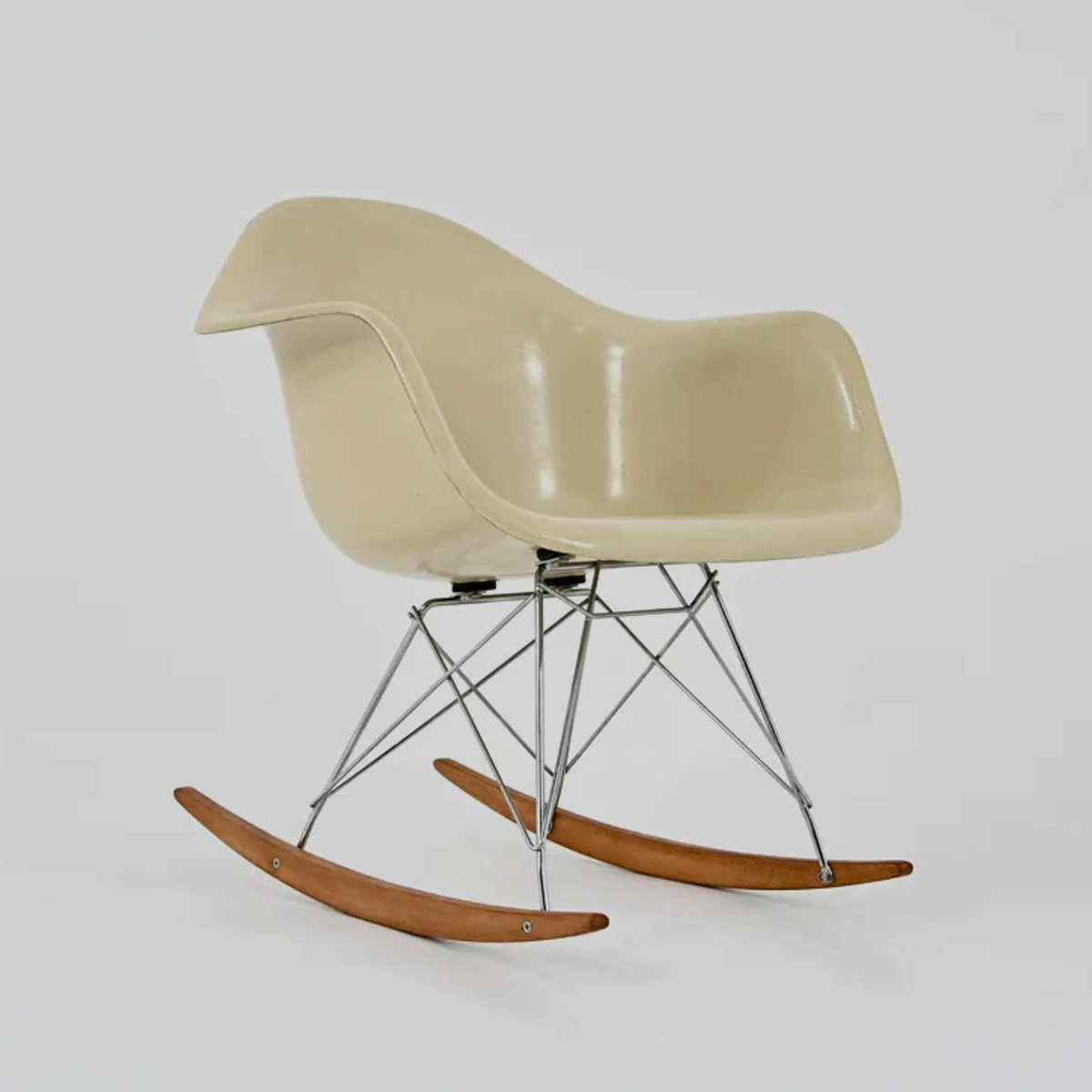 Rocking-chair signé