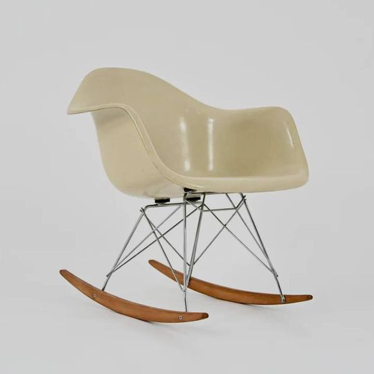 Rocking-chair signé