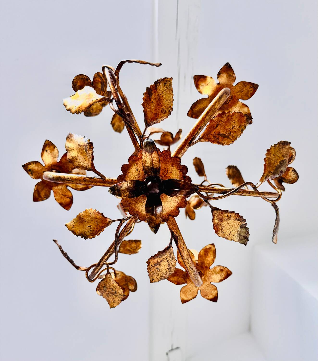 Ancien lustre en métal doré vers 1960