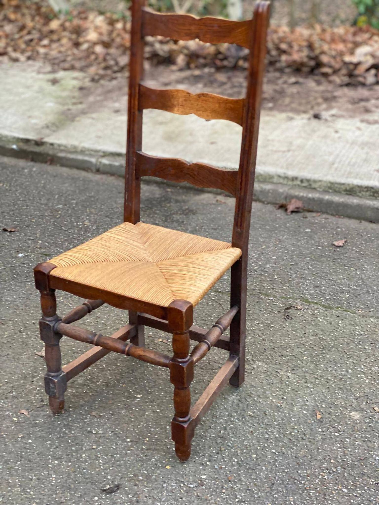 Chaise de salle à manger bois massif paillée