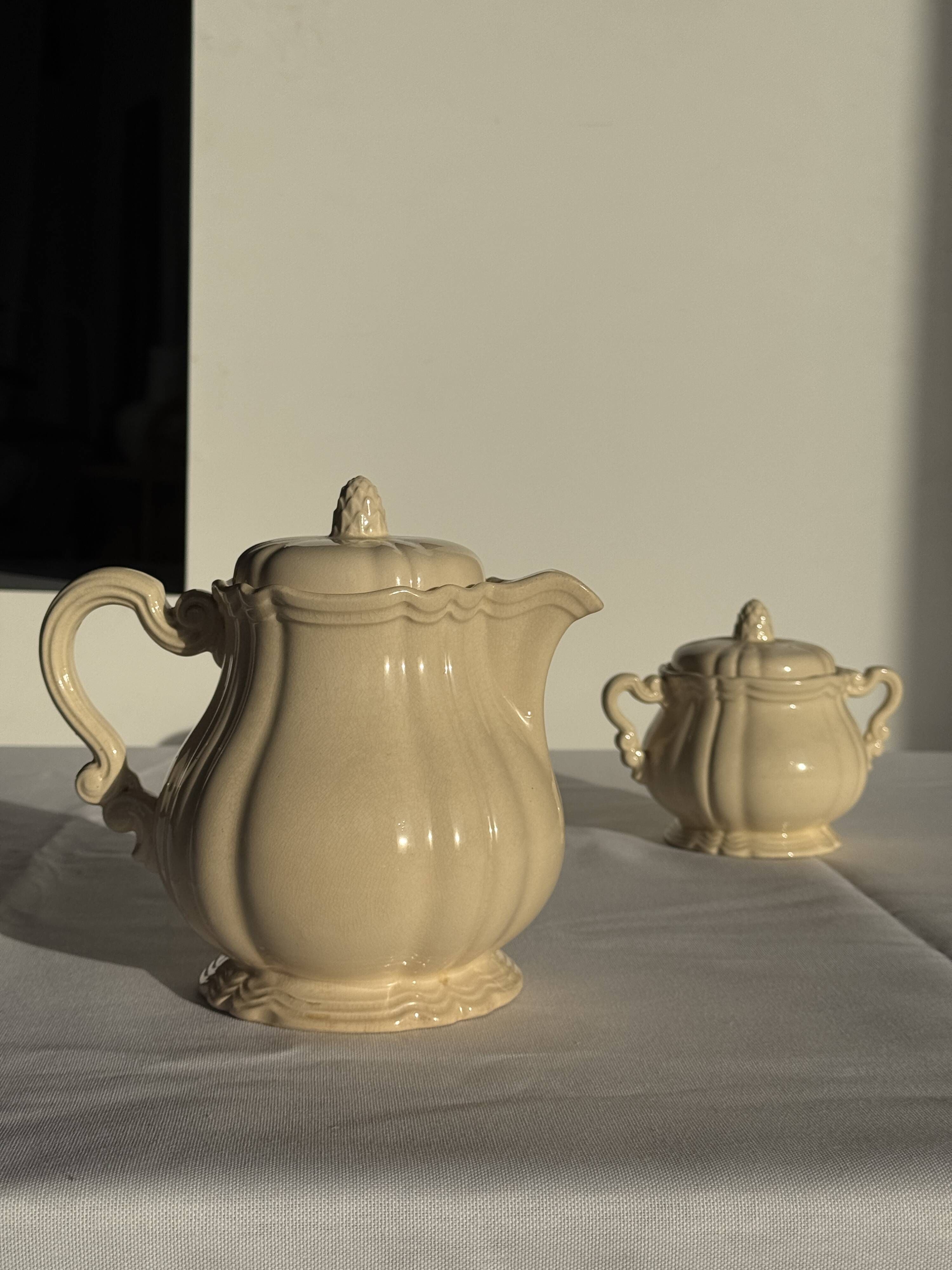 Cream teapot and its sugar bowl Sarreguemines France