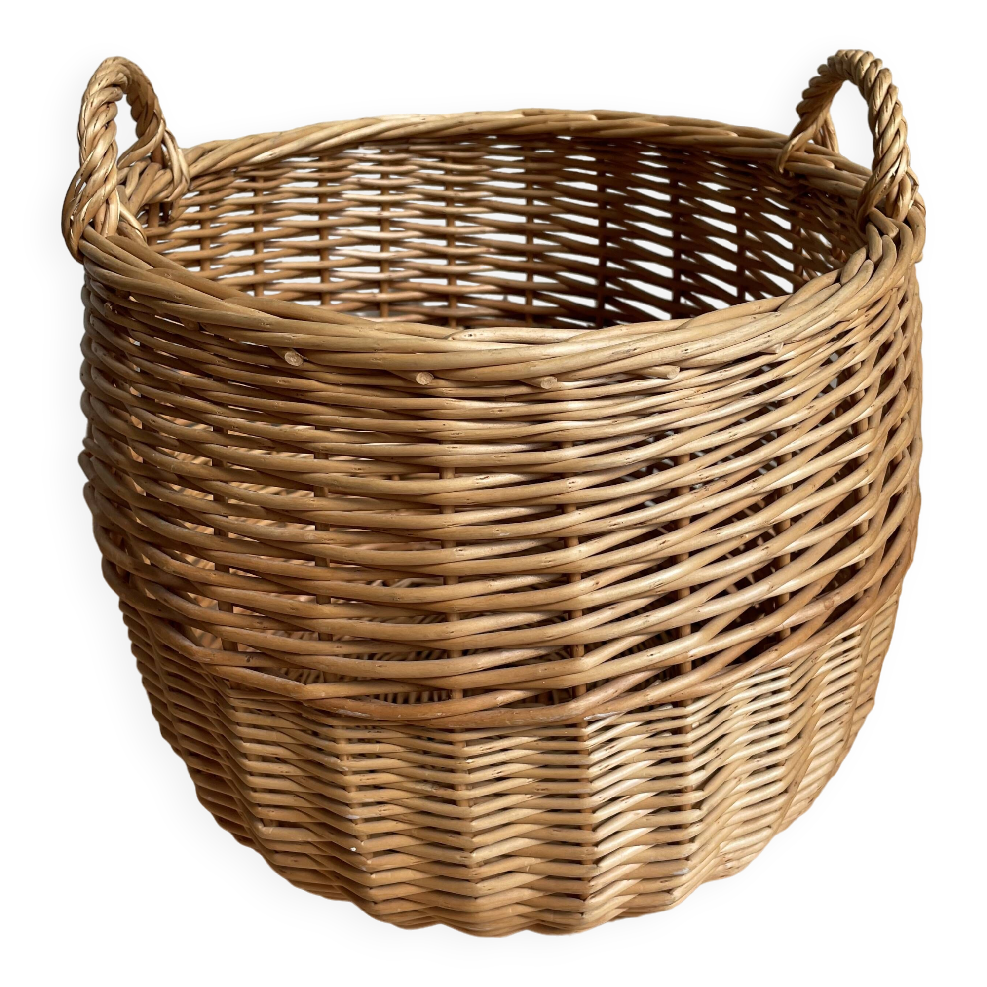 Wicker laundry basket