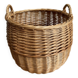 Wicker laundry basket