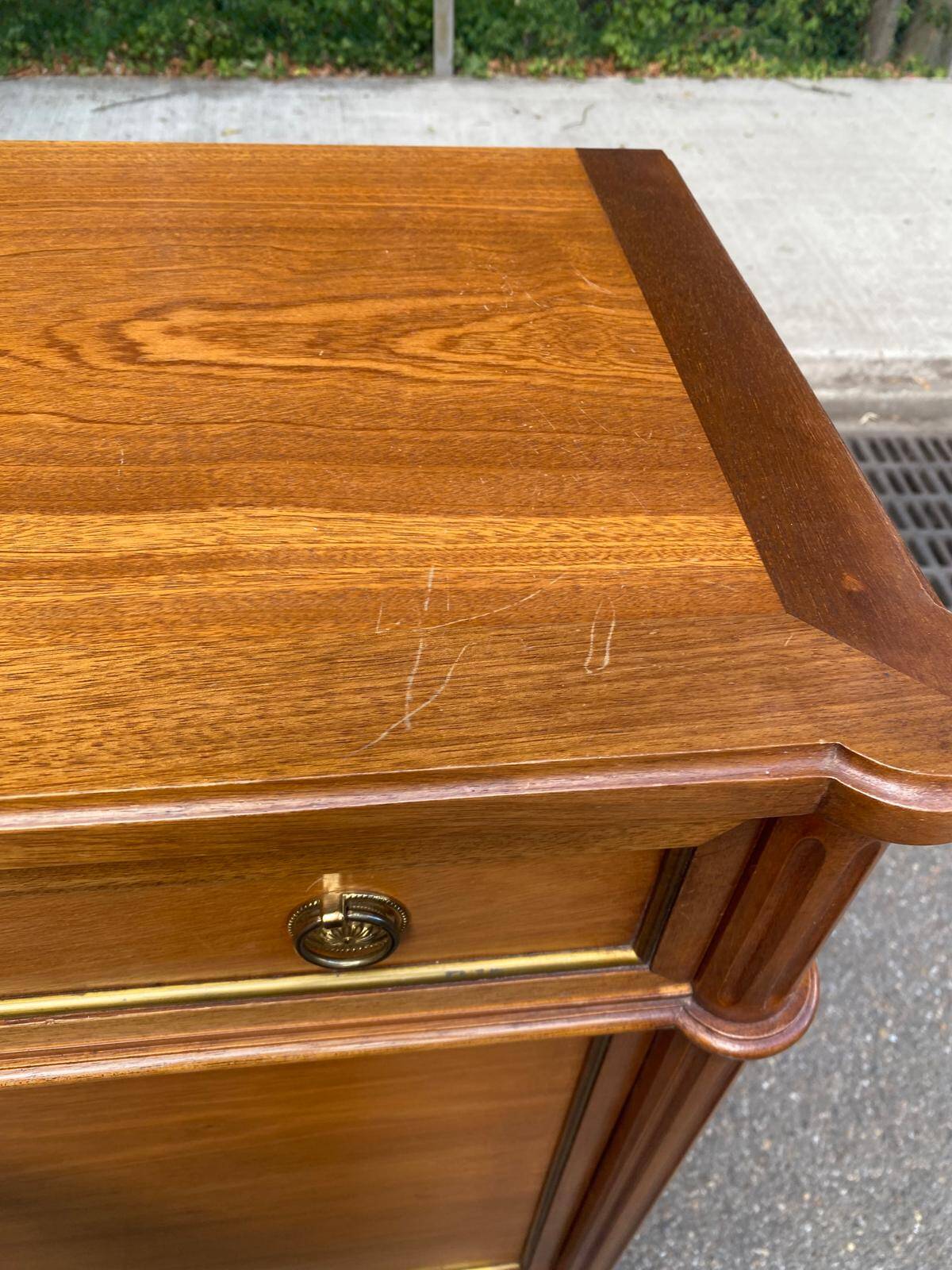 Secretary with drop-leaf in Louis XVI style, made of solid wood and brass, desk/commode.