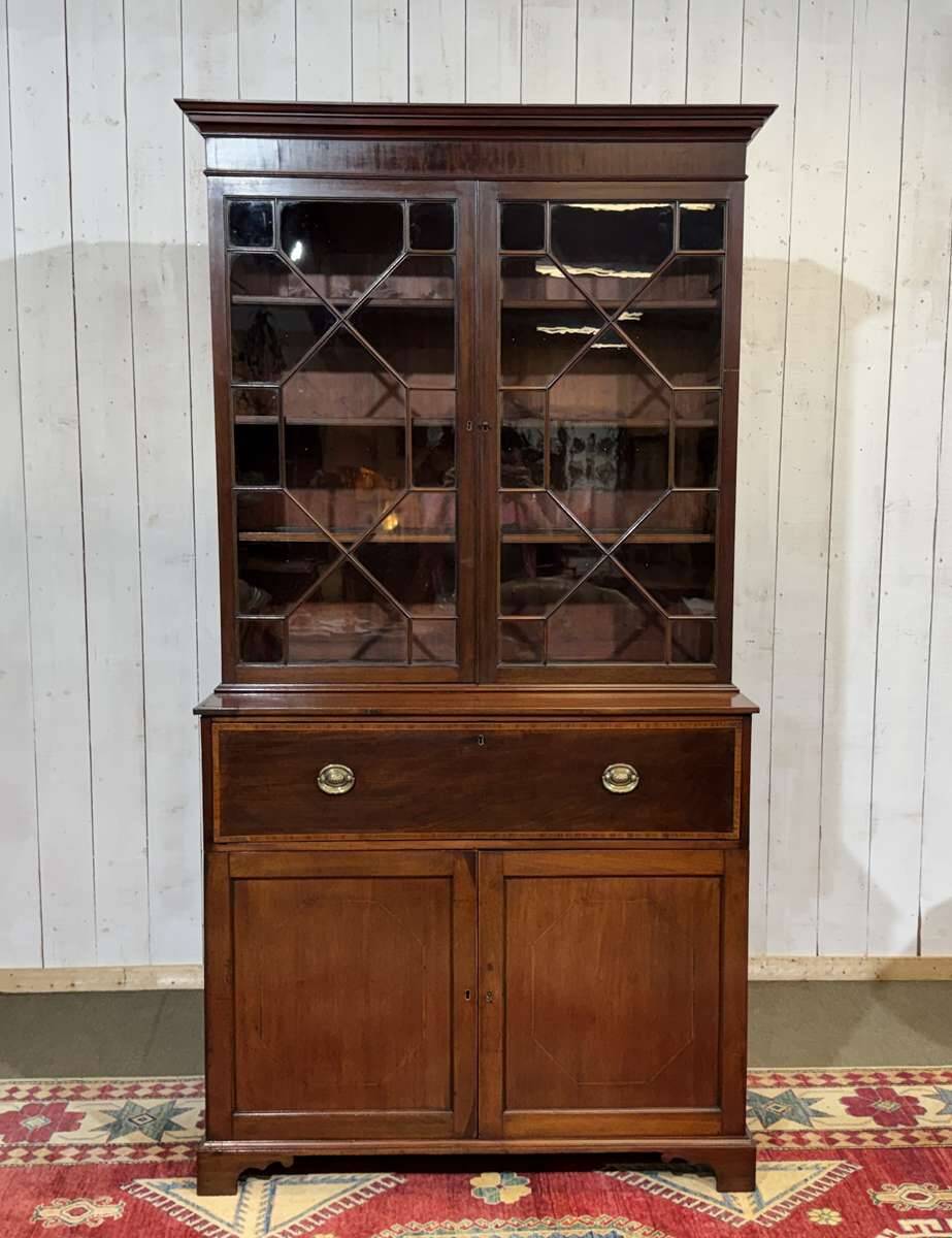 Victorian writing desk from the 19th century in mahogany.