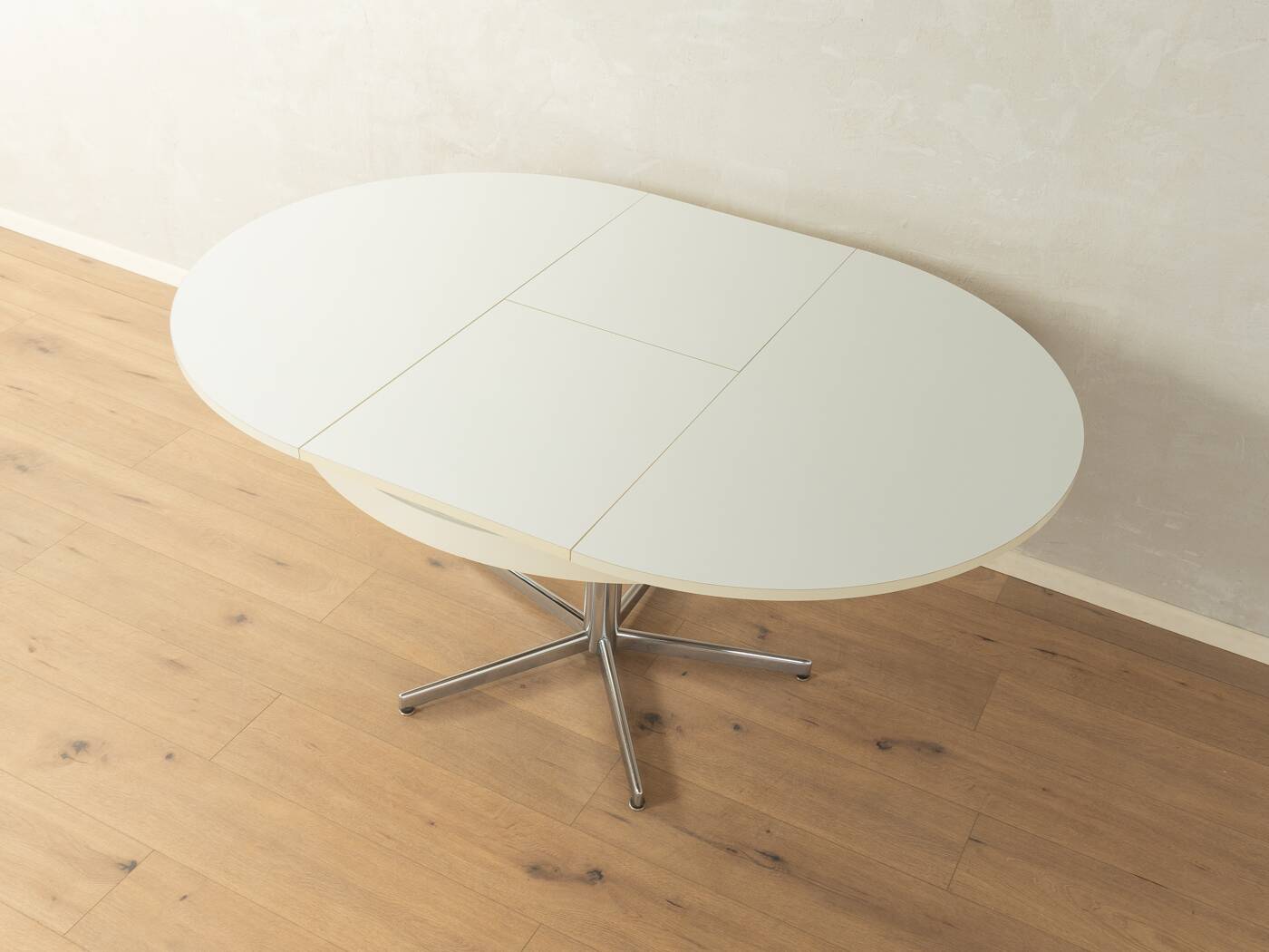 Extendable butterfly dining table, 1970s Space Age style