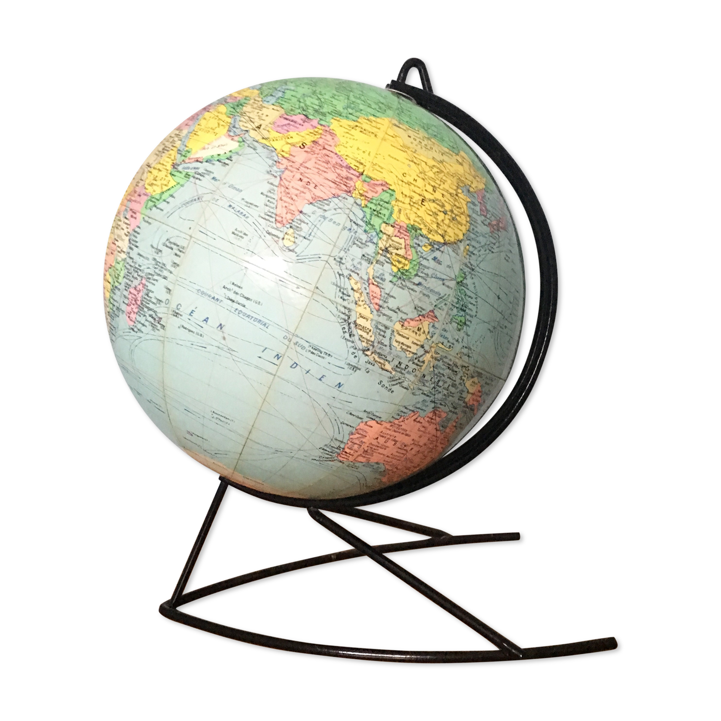 Ancient globe Girad and Barrier