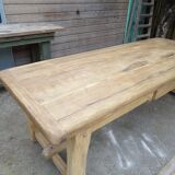 Farm table