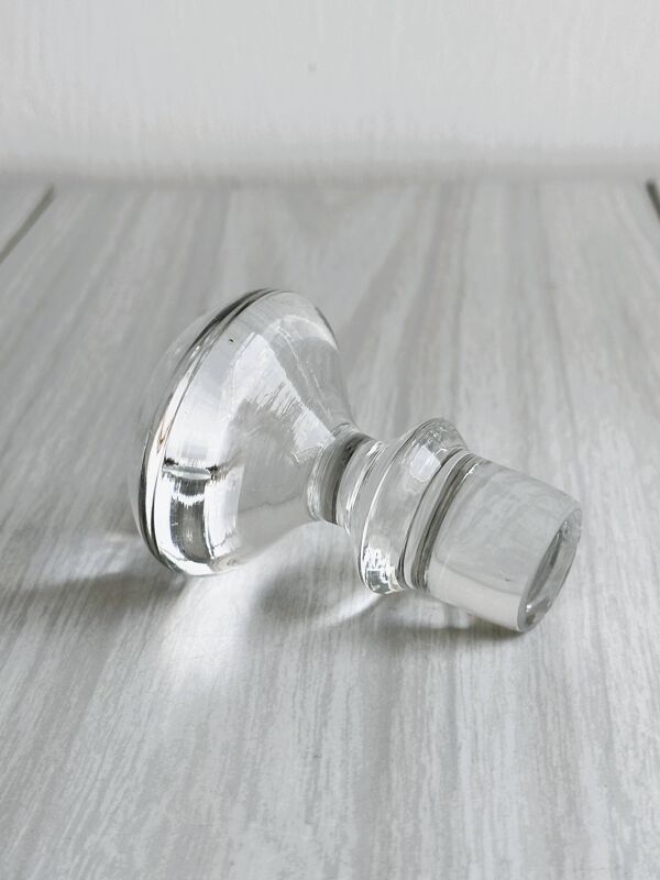 Carafe en verre soufflé à la bouche, design élégant