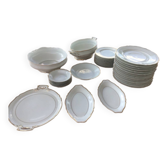 Porcelain dinner service