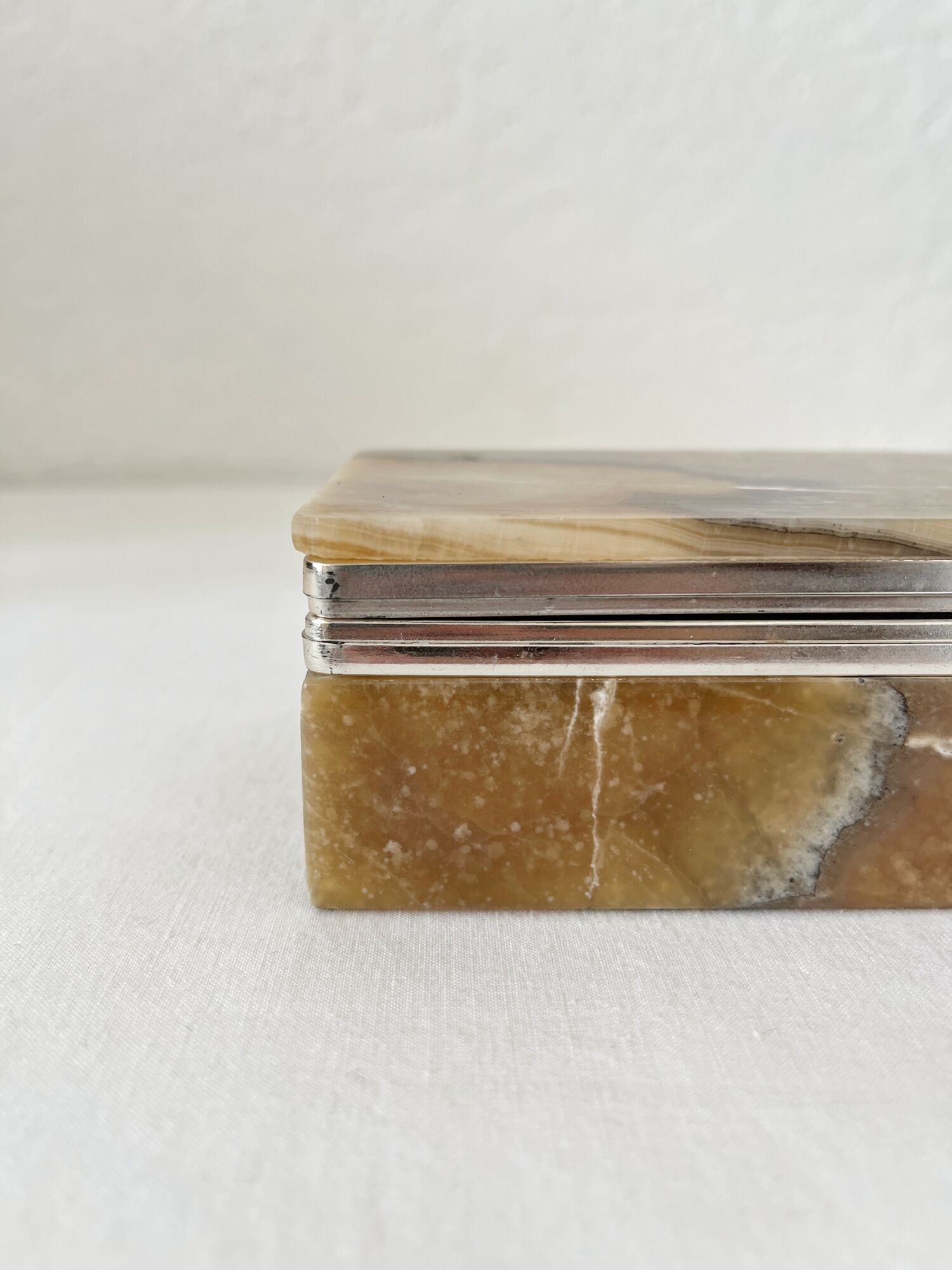 Vintage 60s rectangular onyx alabaster jewelry box