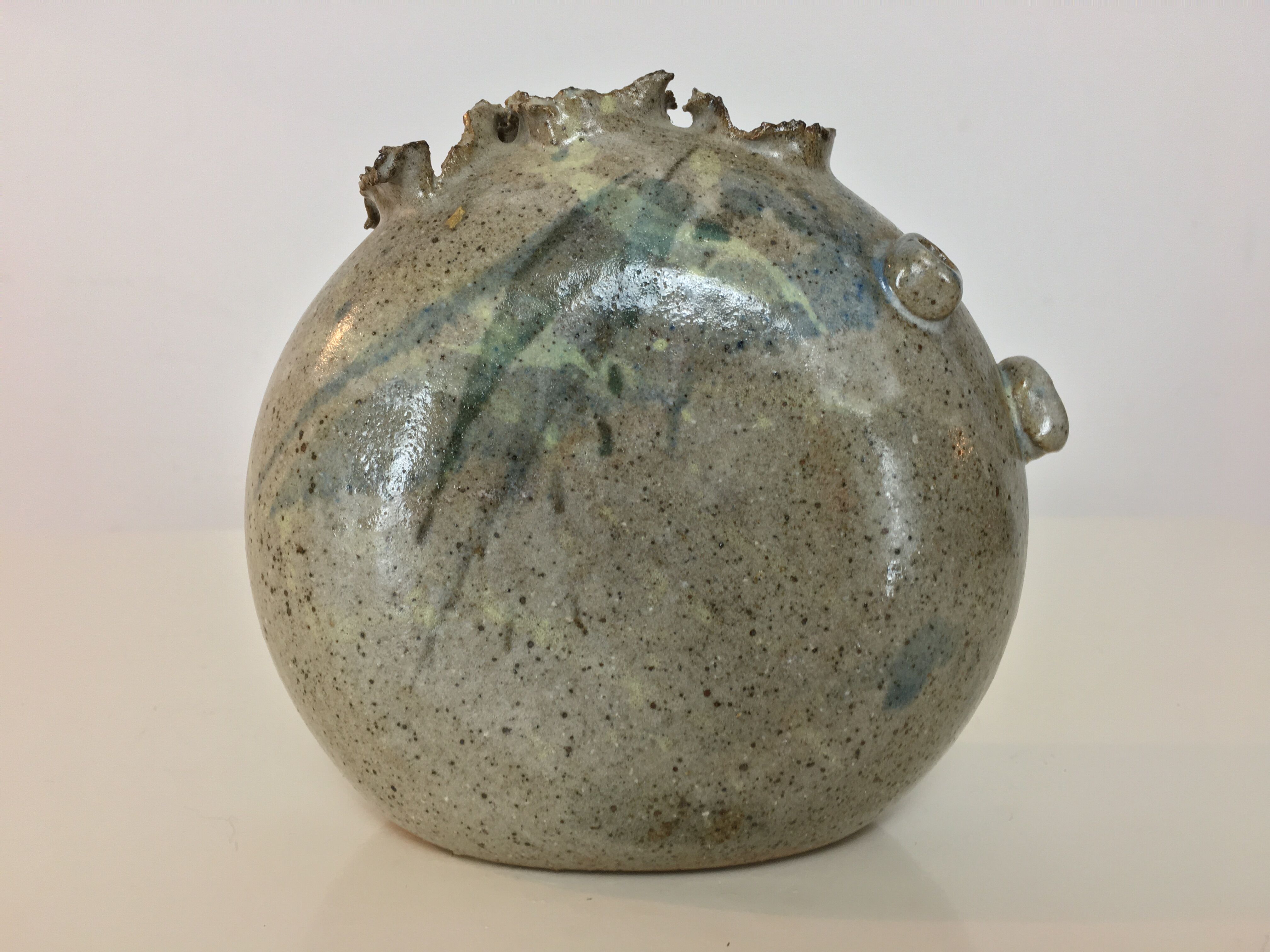 Vase pique fleurs zoomorphe par Alexandre Kostanda, poisson céramique