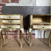 Bedside pair, 3 drawers, 1 drawer and a niche, painted golden wood, italian renaissance style