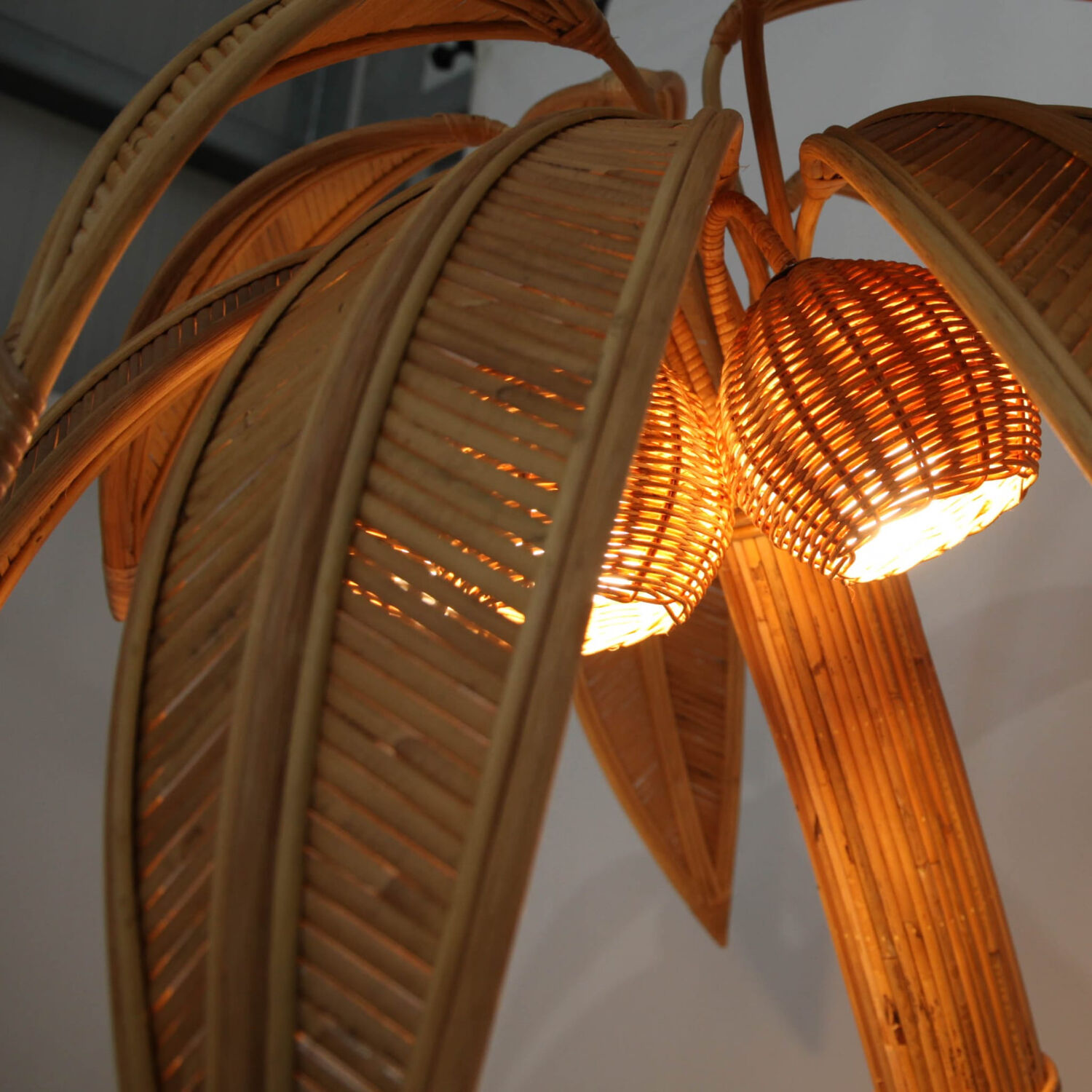 "Palm/coconut tree" floor lamp in rattan