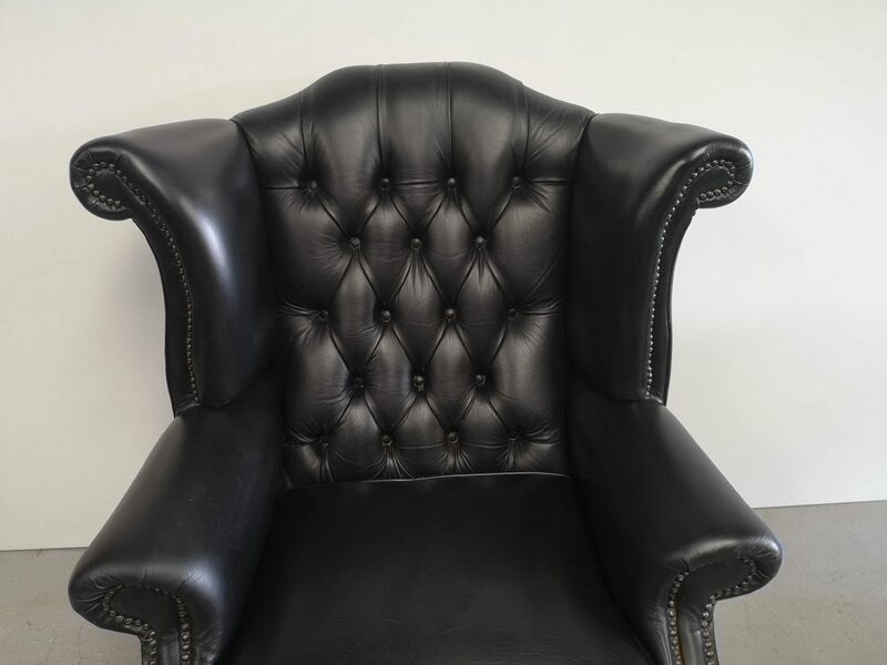 Fauteuil bergère chesterfield cuir noir