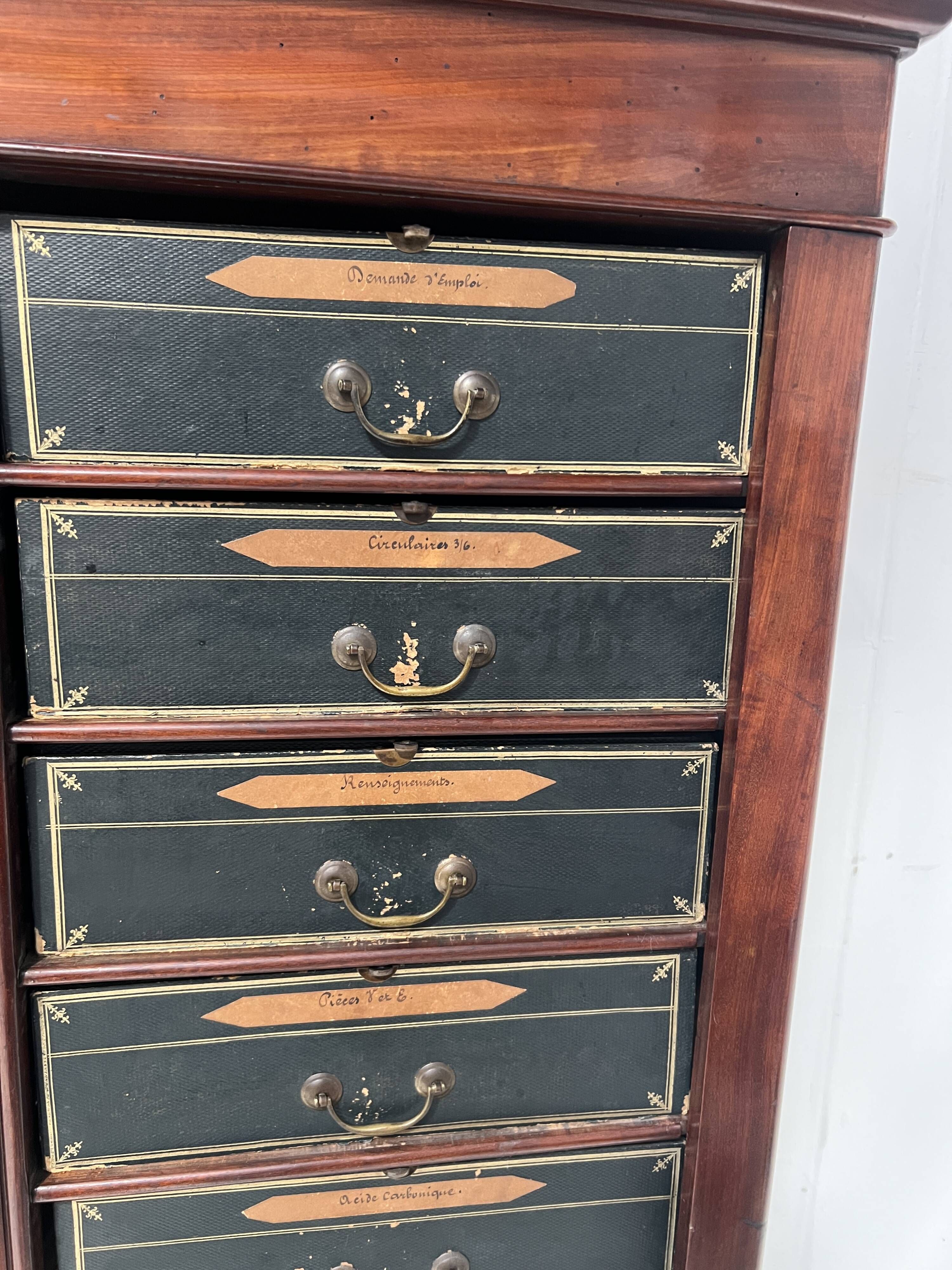 Louis Philippe period cabinet in mahogany veneer, 19th century.