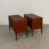 2x Teck Kai Kristiansen à côté des armoires années 1960