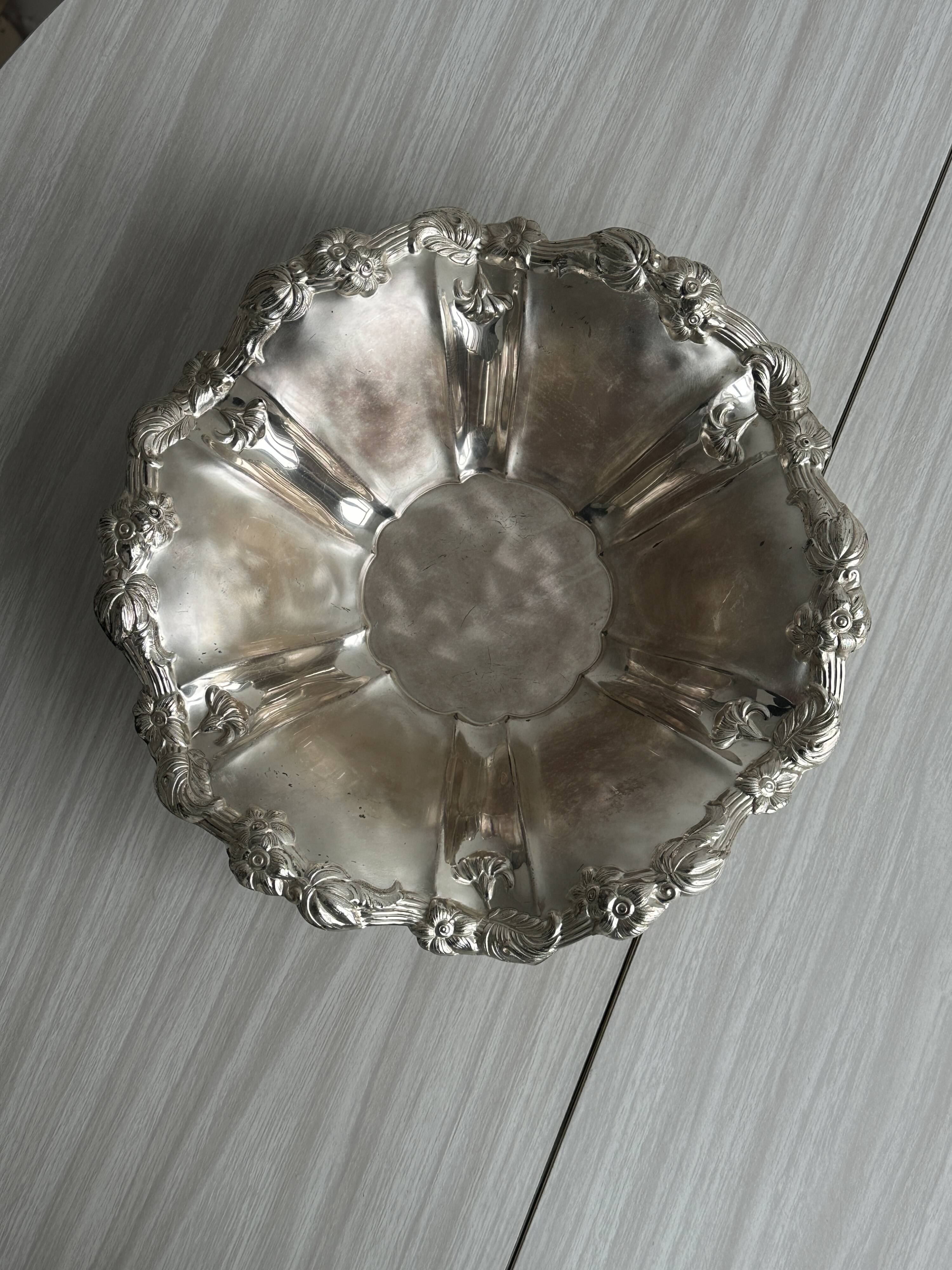 Saladier ancien en métal