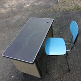Strafor metal desk