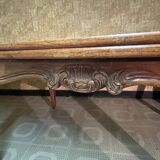Extendable wooden table