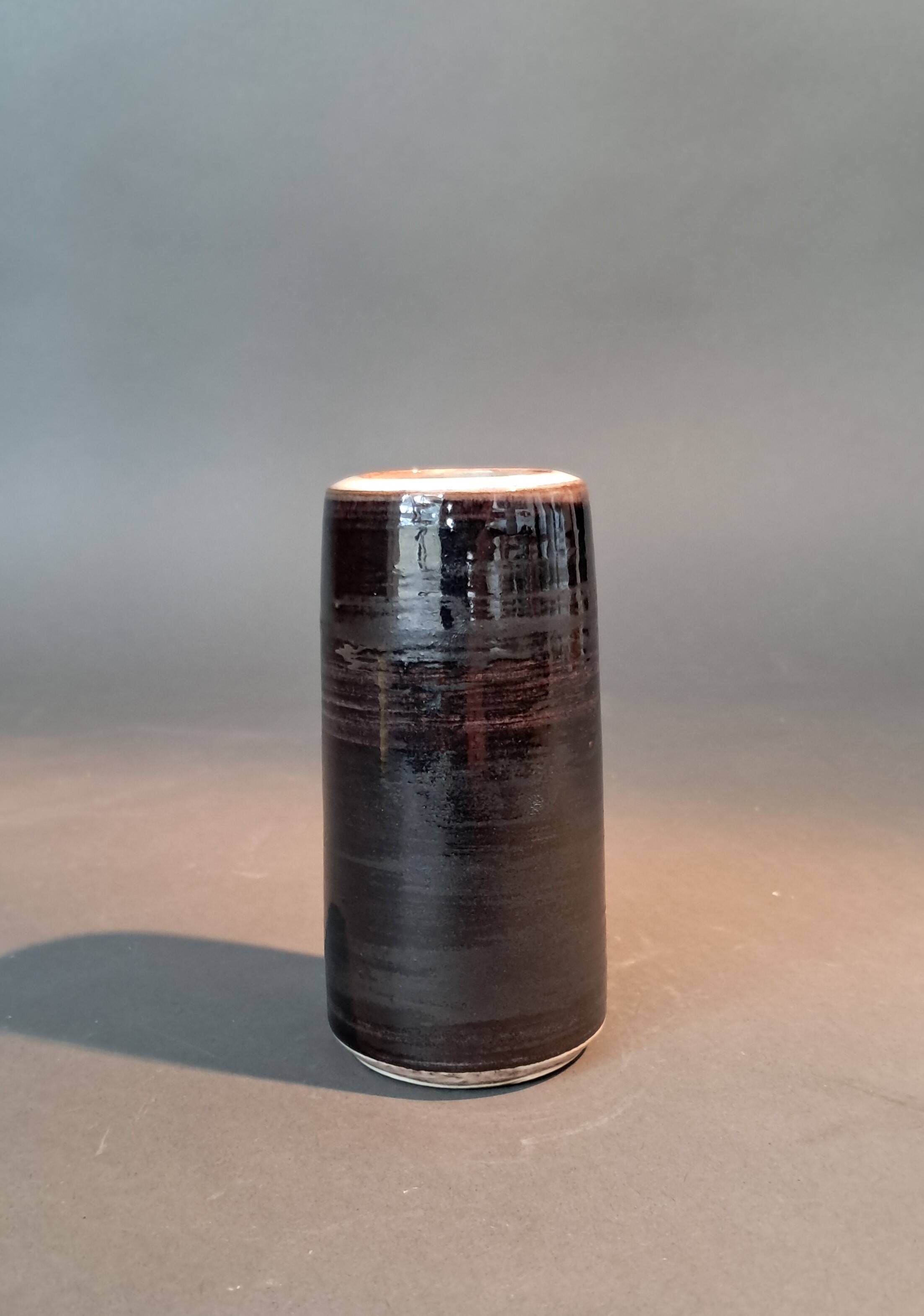 Small monogrammed black enameled ceramic vase by Willy Steinlin, Switzerland 1960.