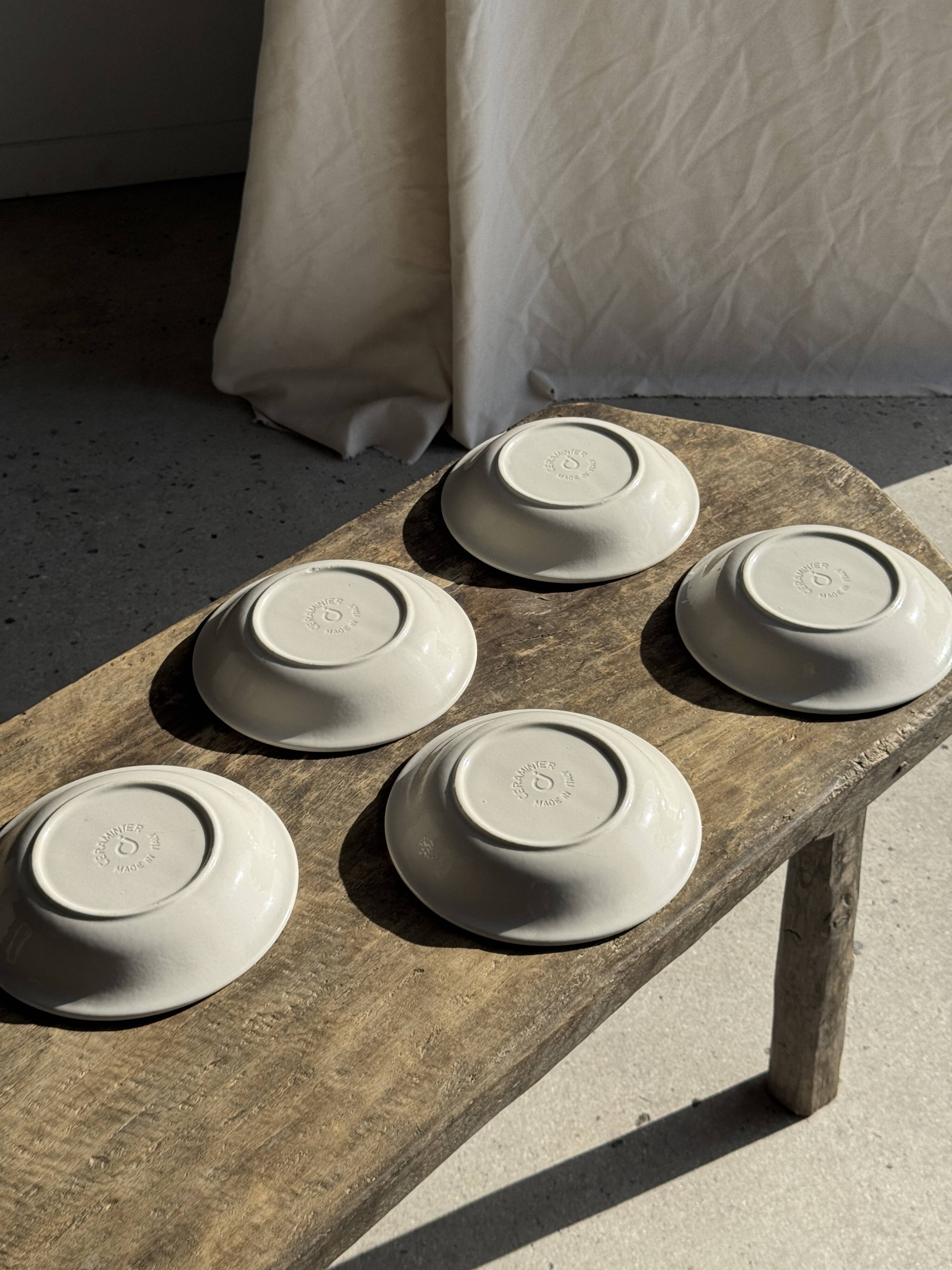 Set of 5 thick white deep plates, no brand, D21.5.