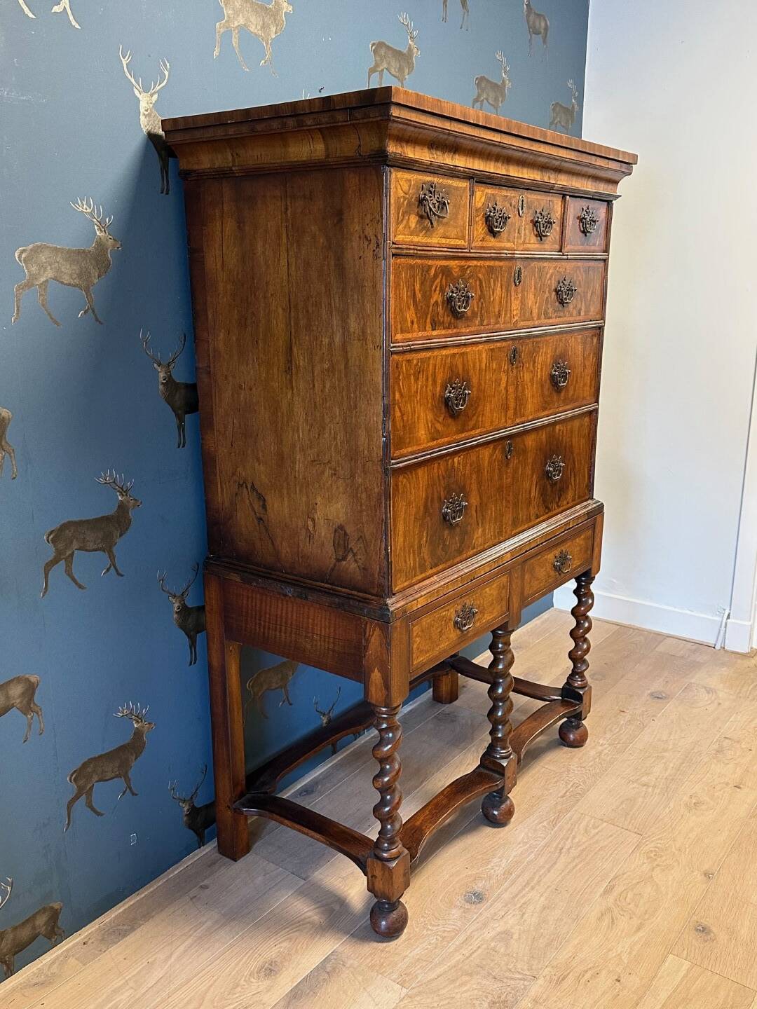 Antique 18th century burl walnut chest of drawers