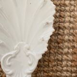 Ramekin, shell-shaped pocket emptier in white ceramic