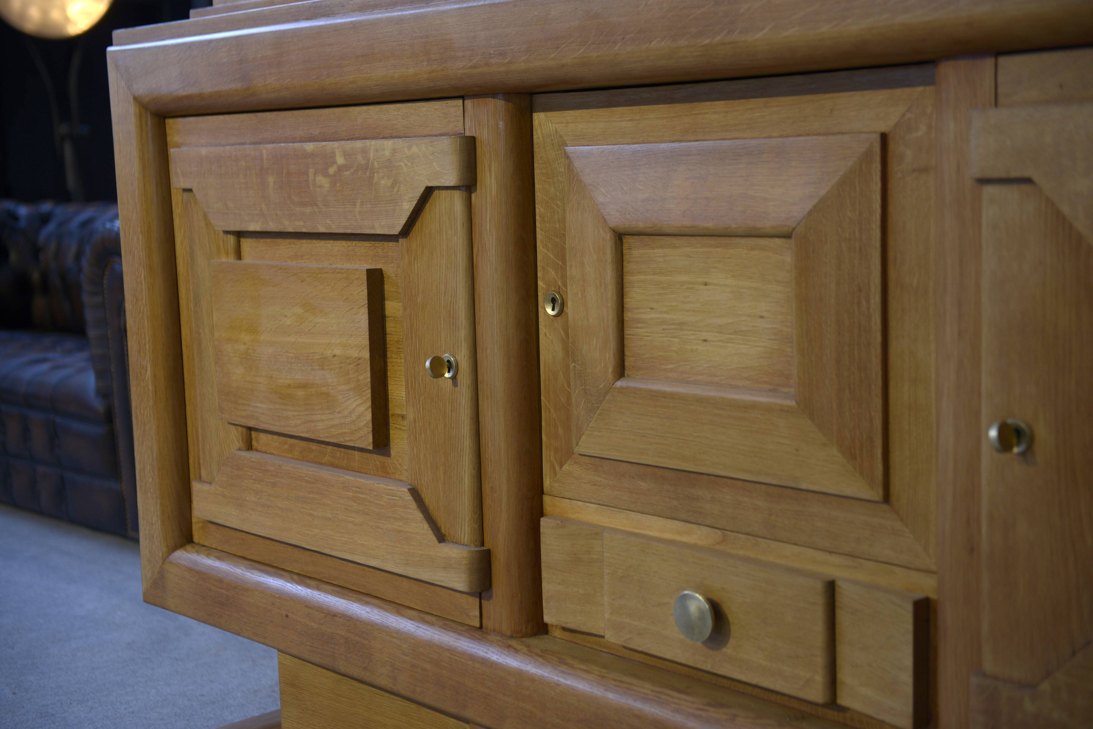 Brutalist Art Deco oak sideboard in the style of Charles Dudouyt / Gaston Poisson