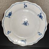 Assiette ancienne en Faïence du Nord à décor floral bleu XVIIIème Siècle