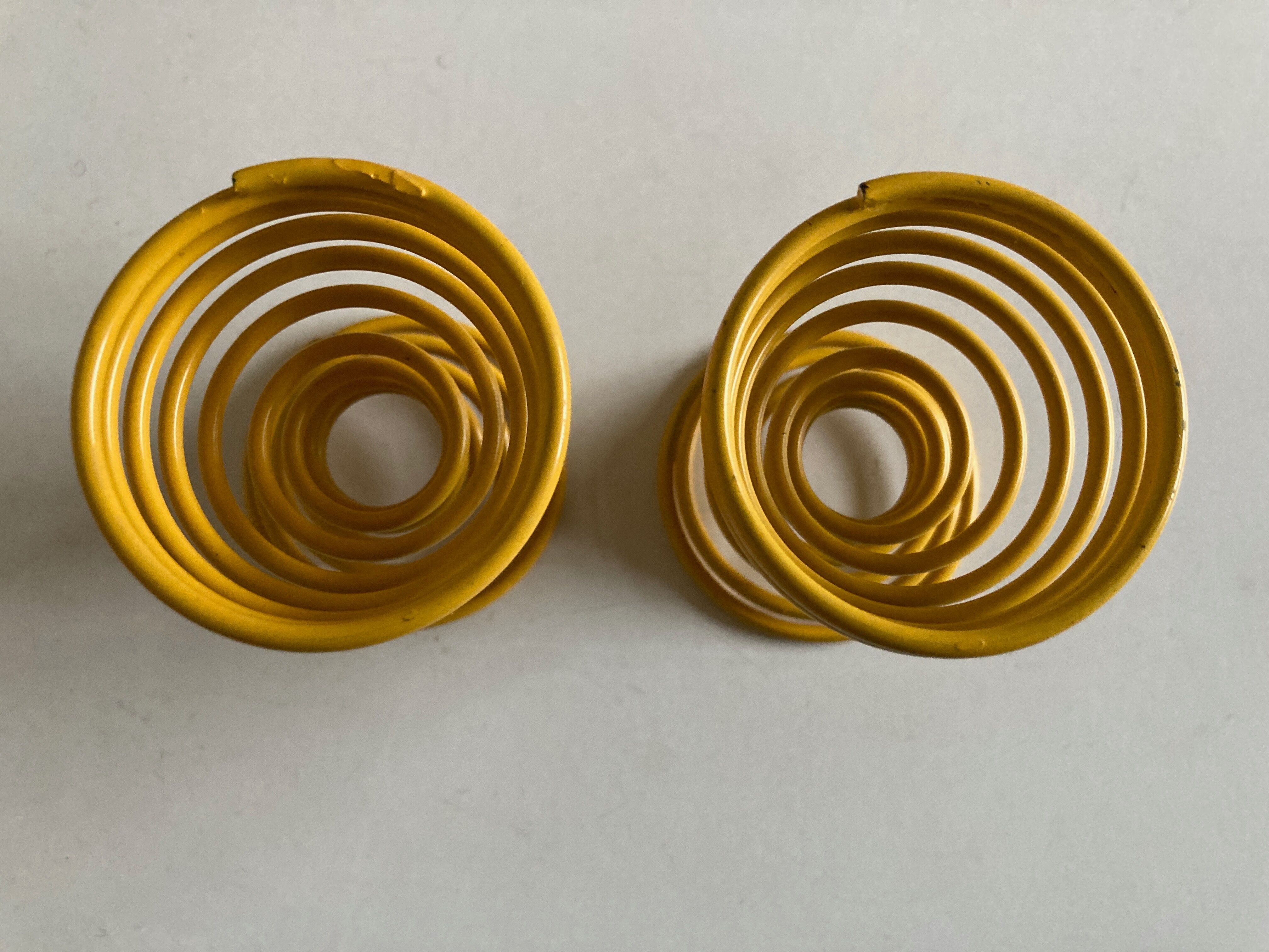 Cockroaches spring 1980 yellow laqué