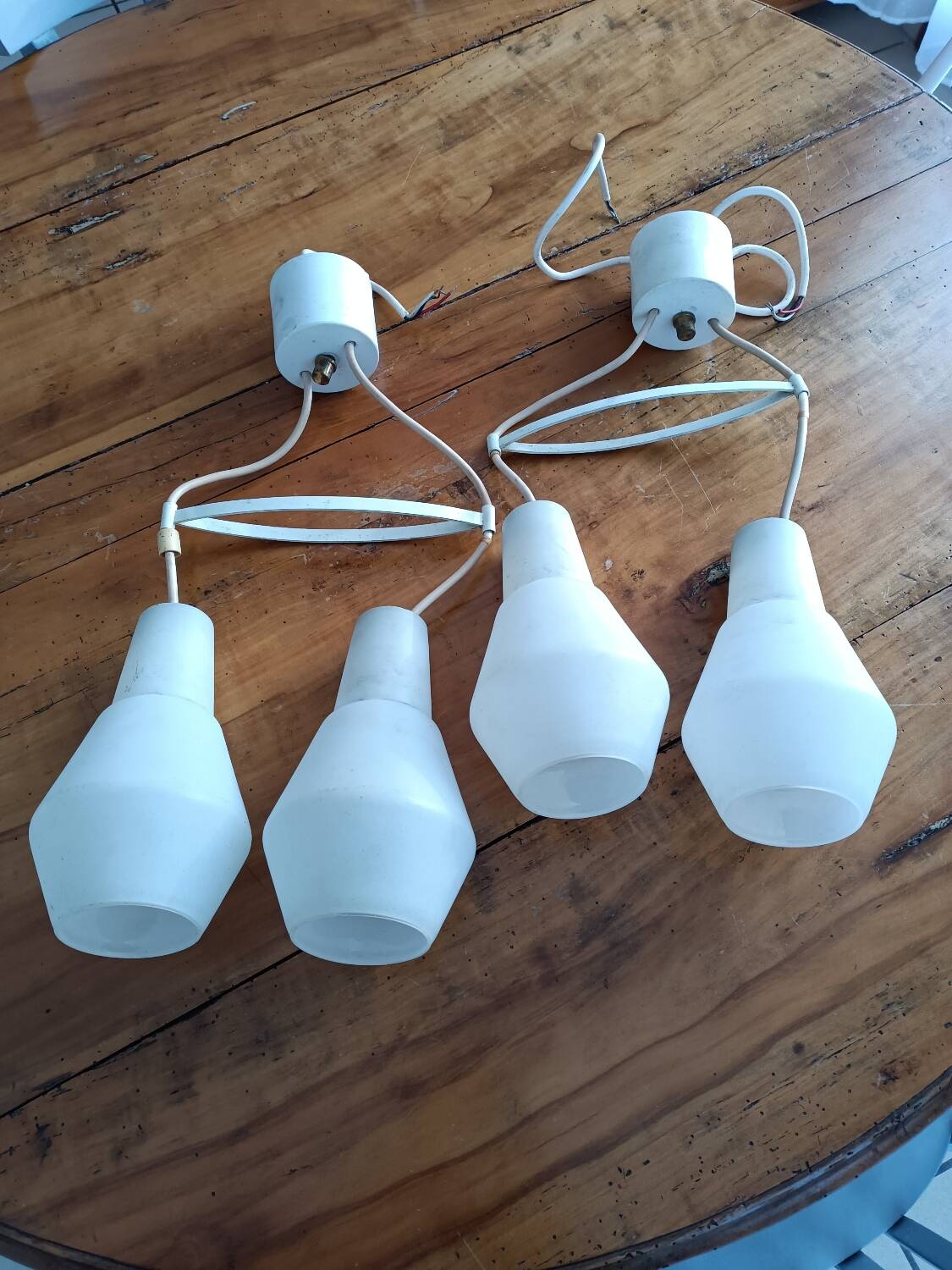 2 opaline suspensions Doria Leuchten
