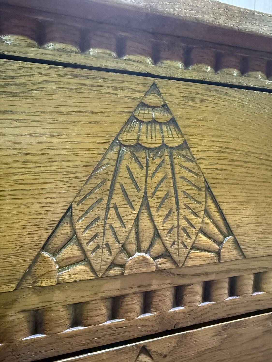 Art Deco commode / chest of drawers in solid oak