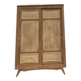 Grande armoire penderie vintage bois brut et cannage