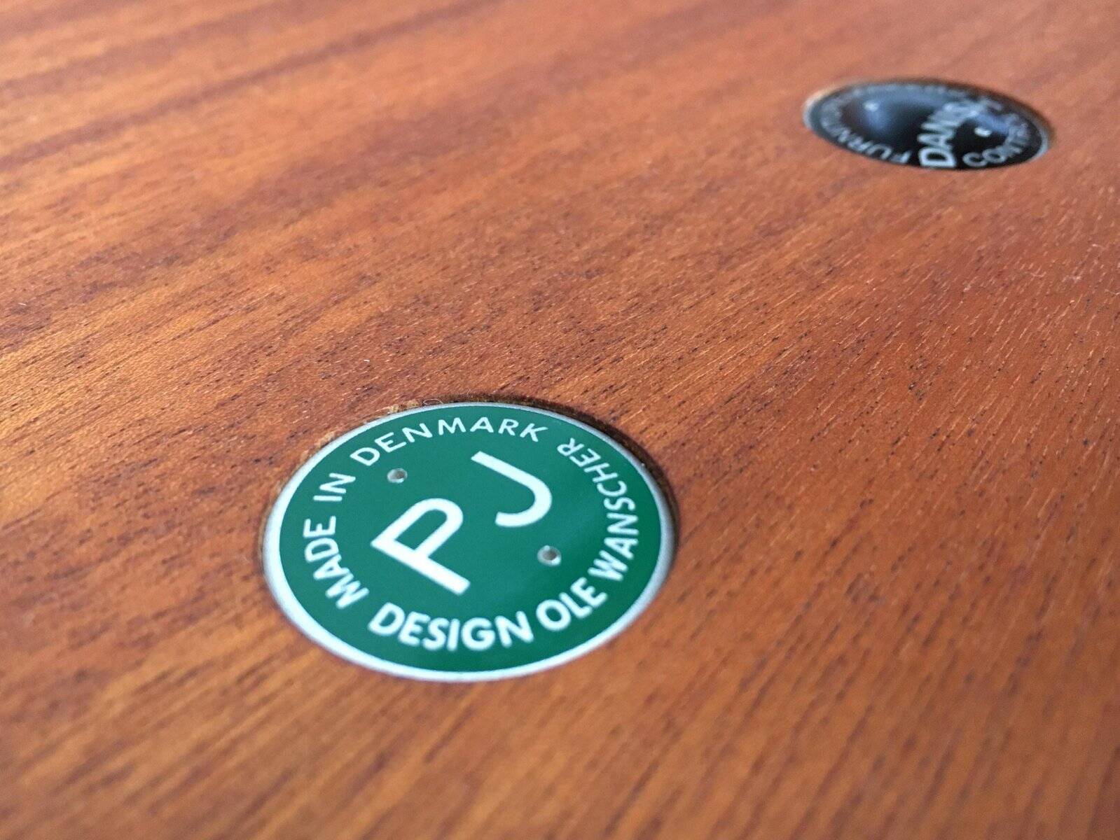 Mid-century teak coffee table by Ole Wanscher for Poul Jeppesens Møbelfabrik.