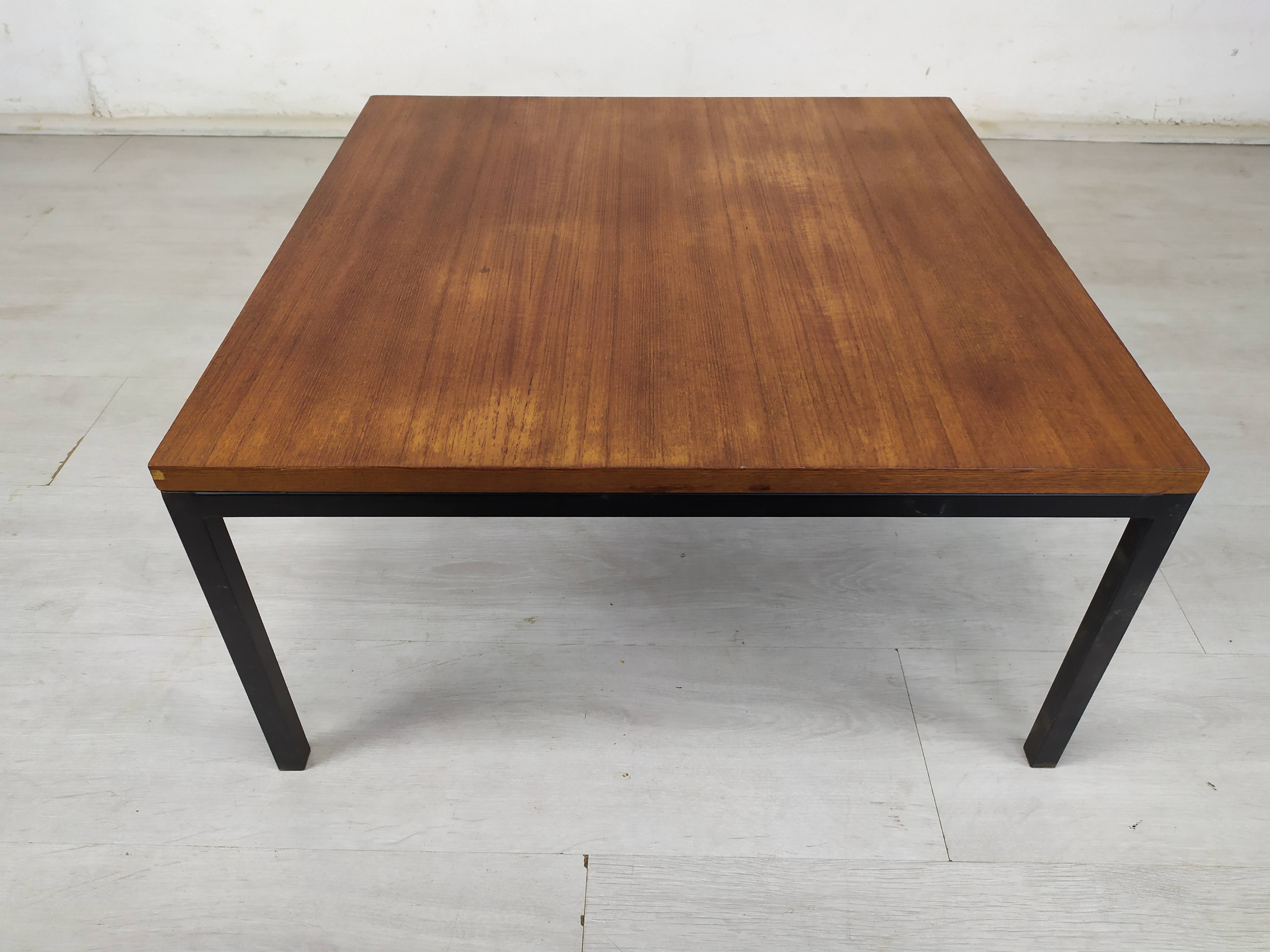Teak coffee table Florence knoll