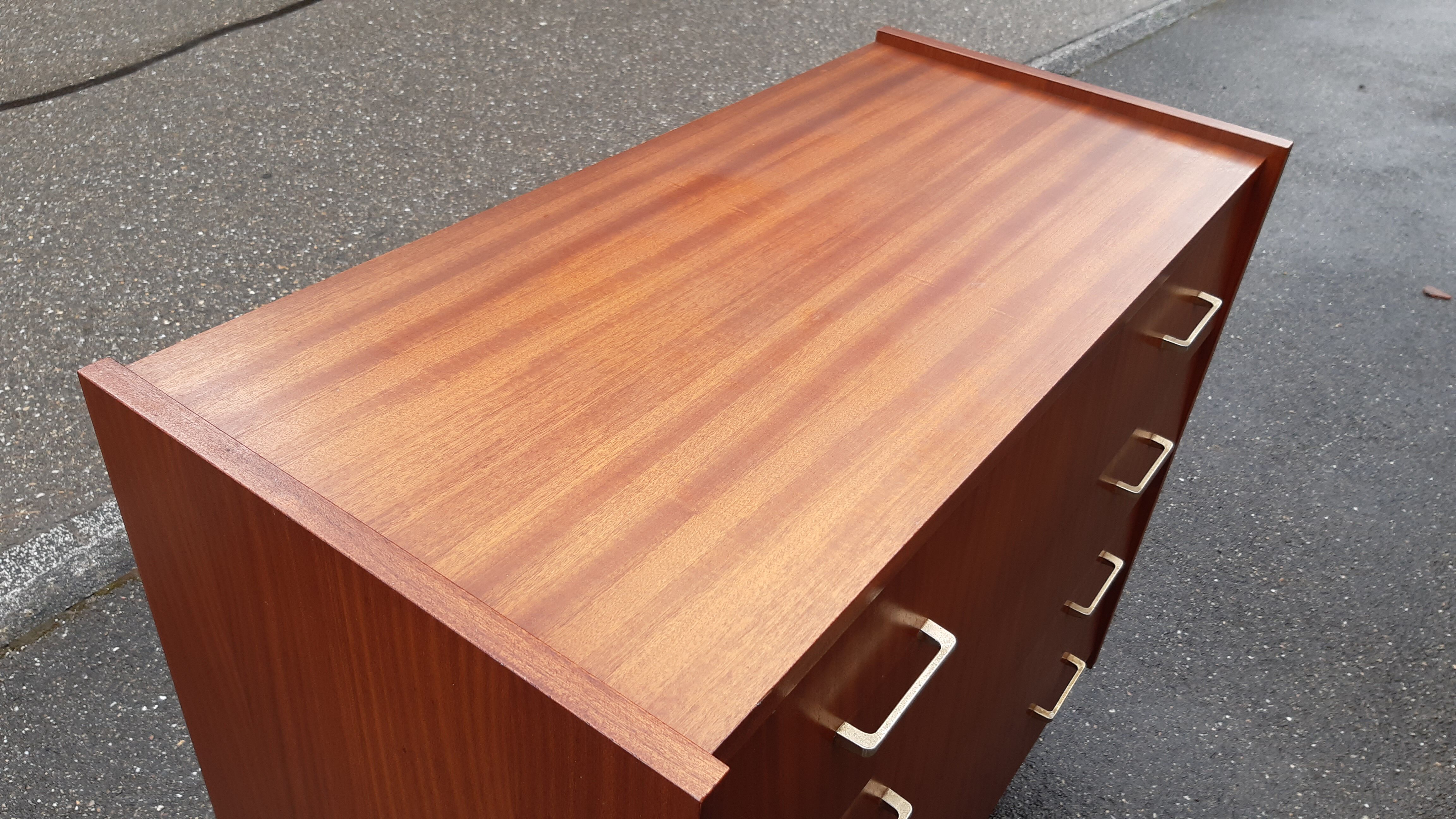 Vintage chest of drawers spindle feet