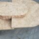 Table basse en placage de travertin de Maitland_Smith 1970