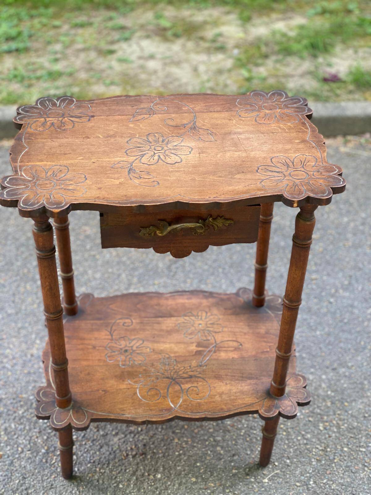 1930s Art Deco solid wood side table with drawer