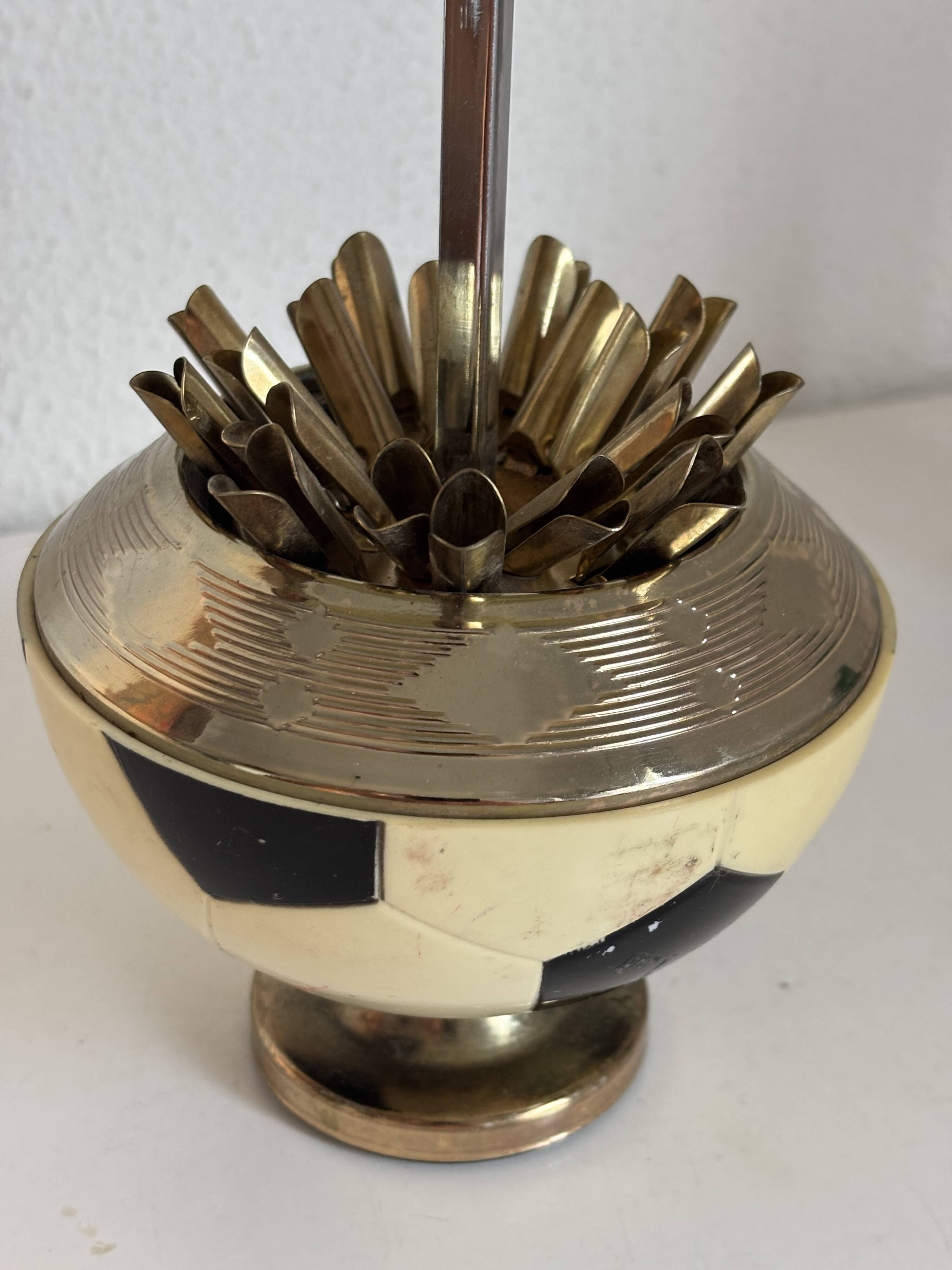 Porte-cigarettes vintage 1960 ballon football distributeur boîte - 16 cm