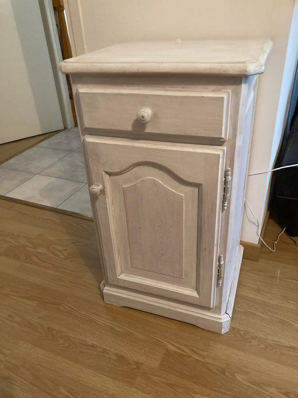 Bedside table