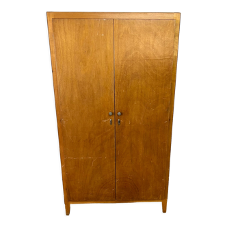 Armoire parisienne