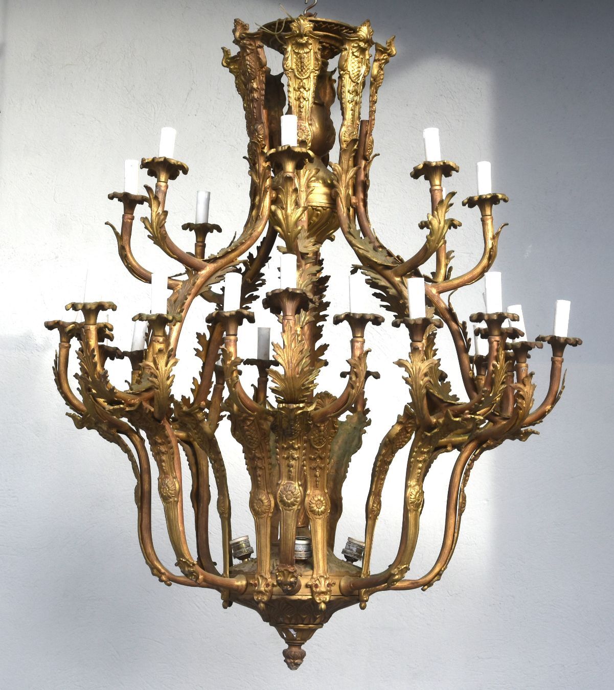Pair of Louis XV style chandeliers golden bronze 36 lights