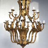 Paire de lustres de style Louis XV bronze doré 36 feux