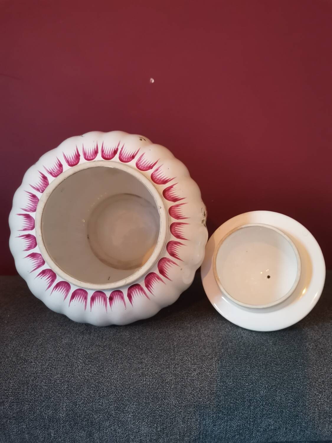 Clamecy flower apothecary pot